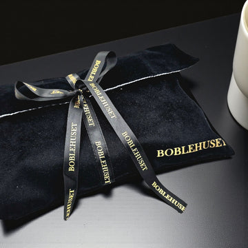 Signature Pouch